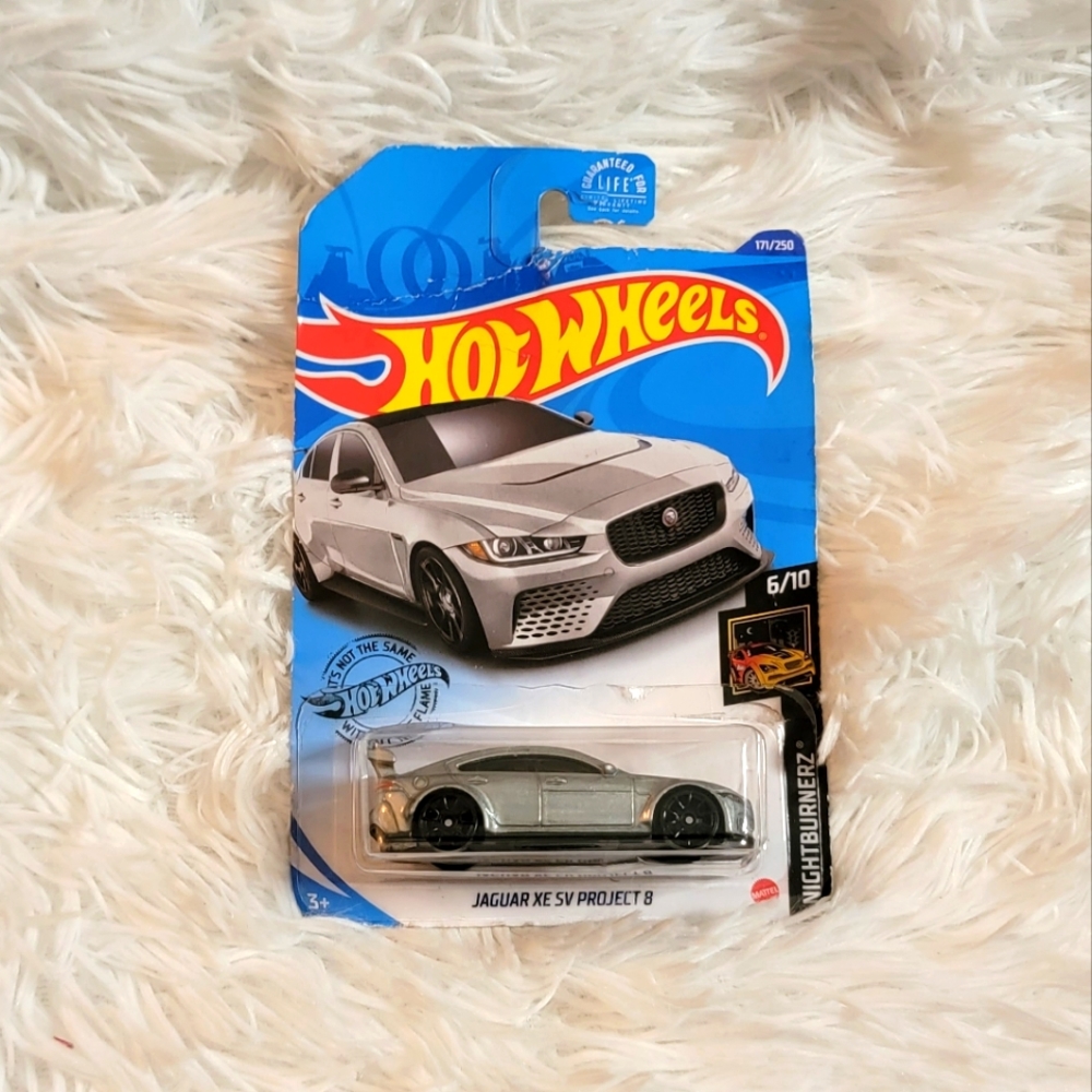 Hot Wheels Jaguar XE SV Project 8 Nightburnerz 171/250 (2020) Silver 6/10